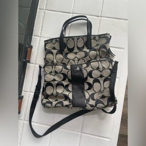 Coach purse, excellent used condition.